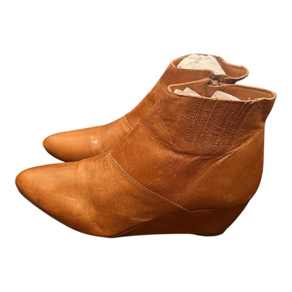 Band of the Free Tan Leather Wedge Boots - Size 8.5 (New with Tags) - Picture 2 of 5